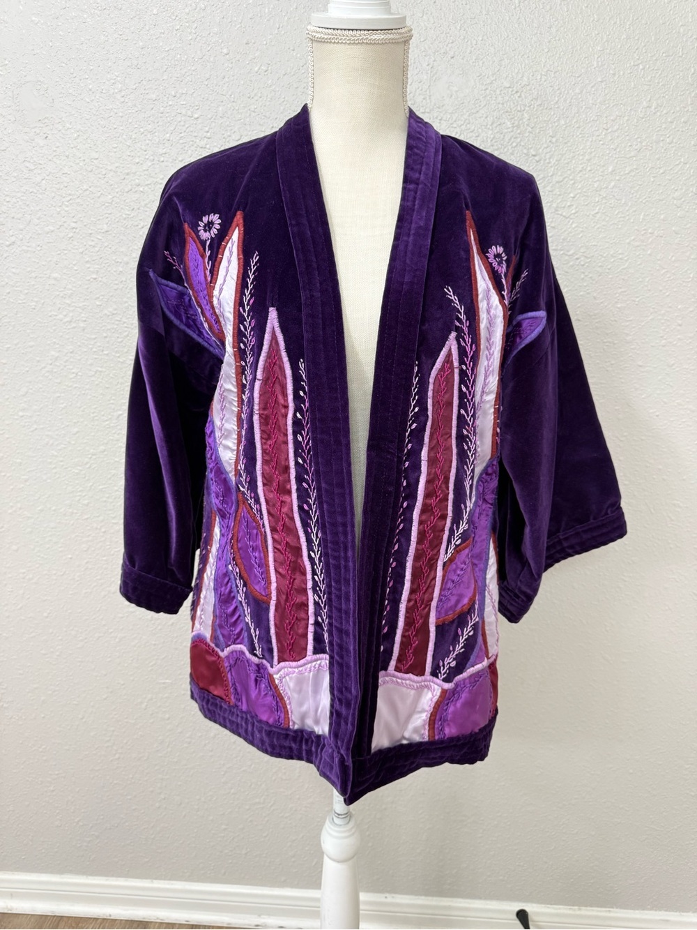 Vintage Colorim Judith Roberts Purple Velvet Wearable Art Jacket Embroidered Kim